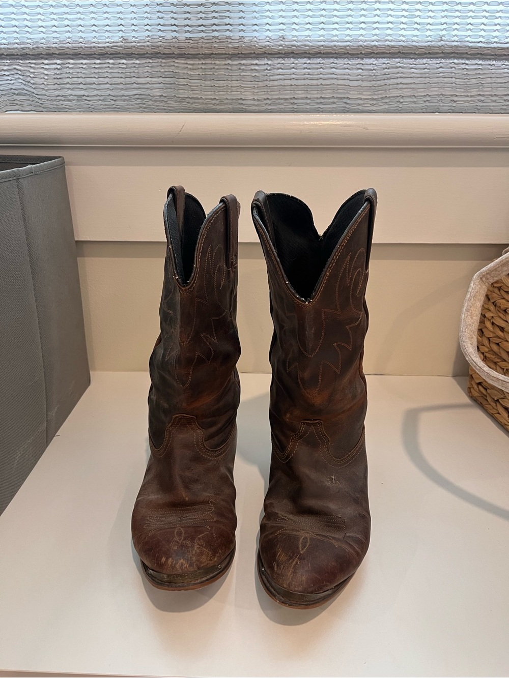 Classic Brown Women's Western Cowboy Boots - Stylish Everyday Wear